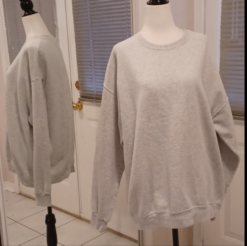 4/$60 Plain Light Gray Sweatshirt - XL (Men) or Size XXL (Women)